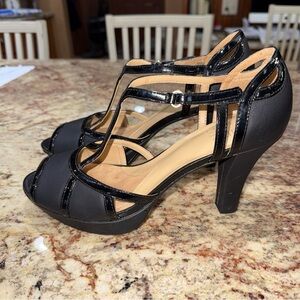 Naturalizer Black Patent Leather Heels Womens 9 comfy classic